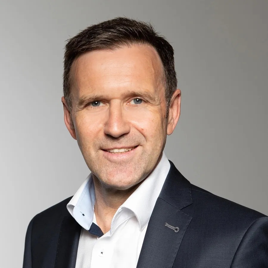 Peter M. Dörries